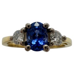 Fine Cornflower Blue Oval Ceylon Sapphire & Diamond Three Stone 18k Gold Ring