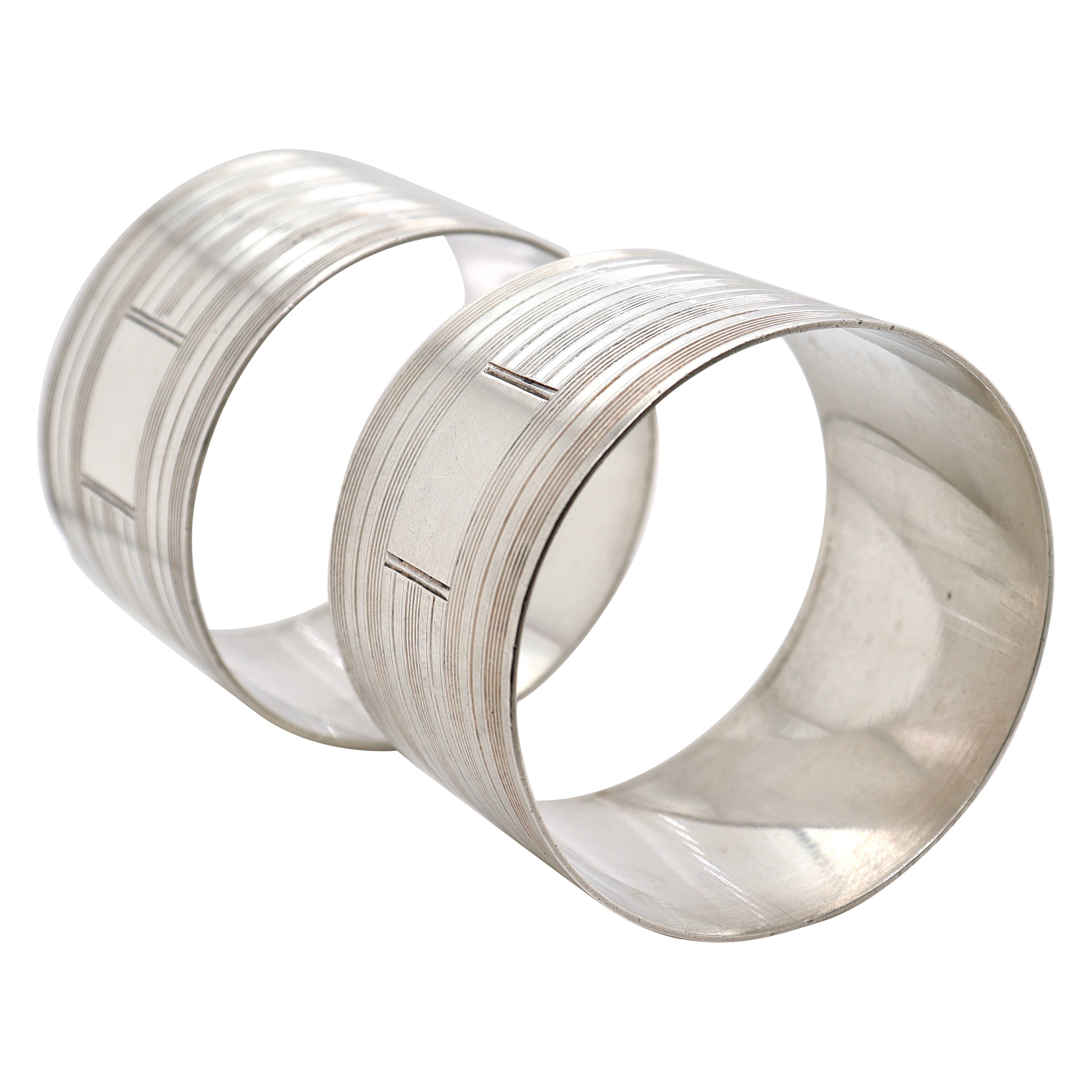 Pair Midcentury English Engine Turned Sterling Silver Napkin Rings by John Rose For Sale