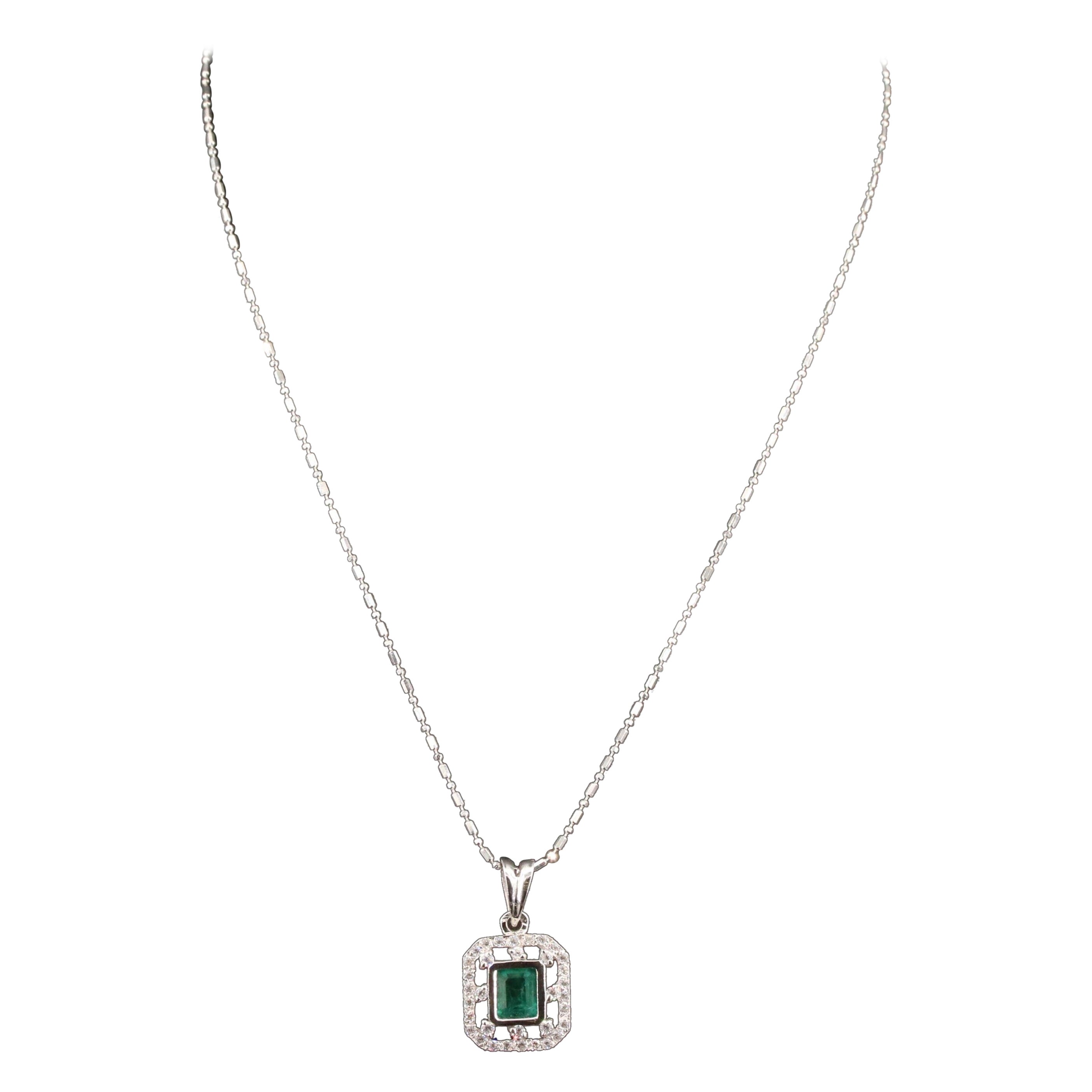 Vintage Emerald Diamonds Bridal Pendant Necklace, Natural Emerald For Sale