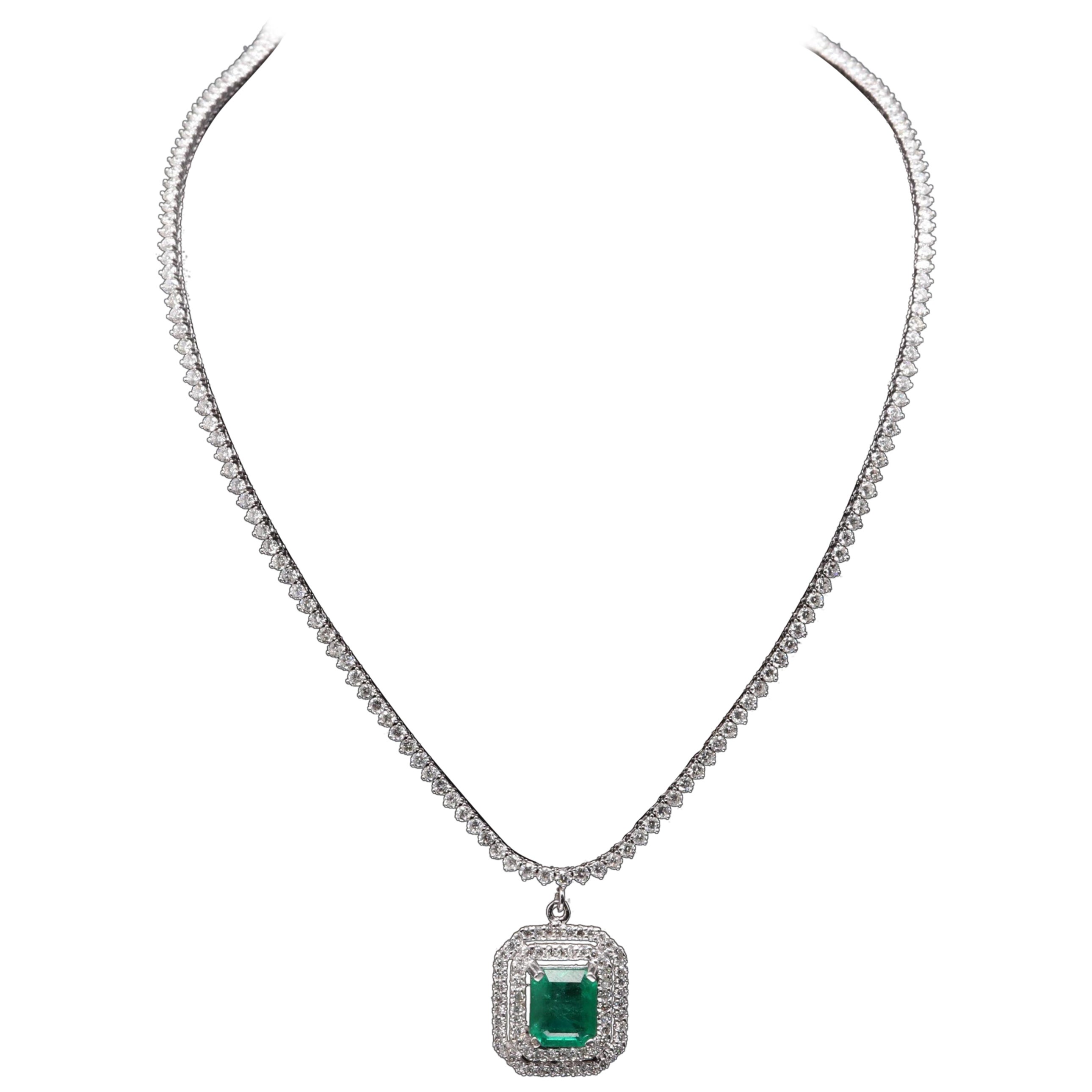 Vintage Emerald Cut Emerald Diamonds Necklace, Natural Emerald  For Sale