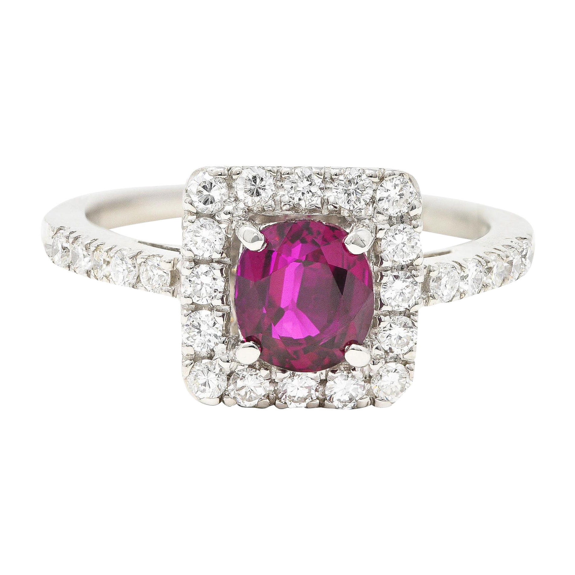 Anillo Halo Cuadrado Contemporáneo de Platino con Diamante Rubí talla cojín de 1,47 quilates