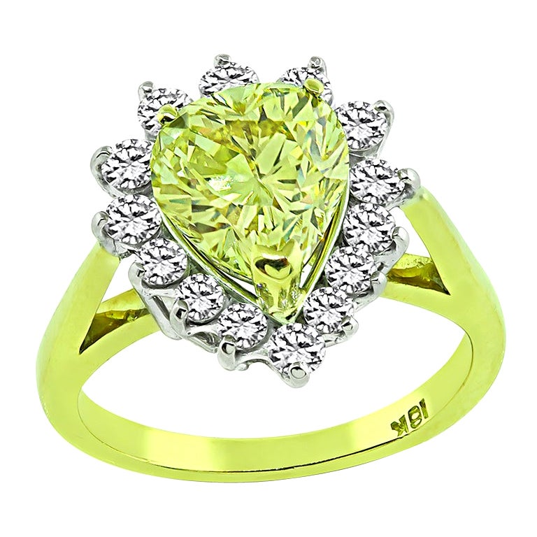 Bague de fiançailles en diamant jaune fantaisie naturel de 1,68 carat certifié par le GIA