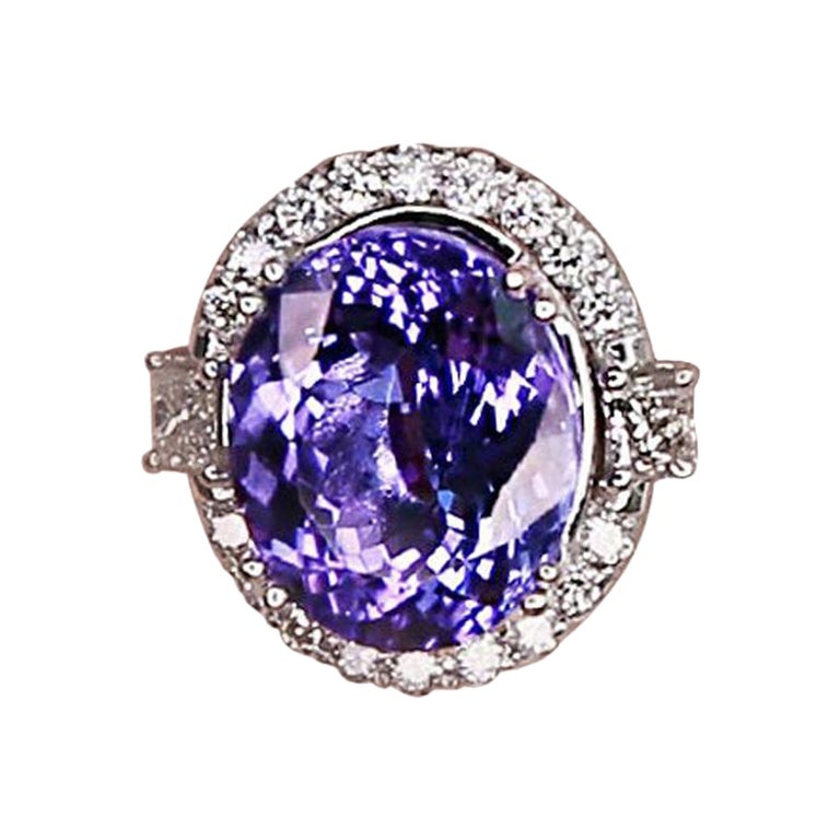 Rare Natural Deep Tanzanite 18 Karat White Gold Diamond Ring for Her For Sale