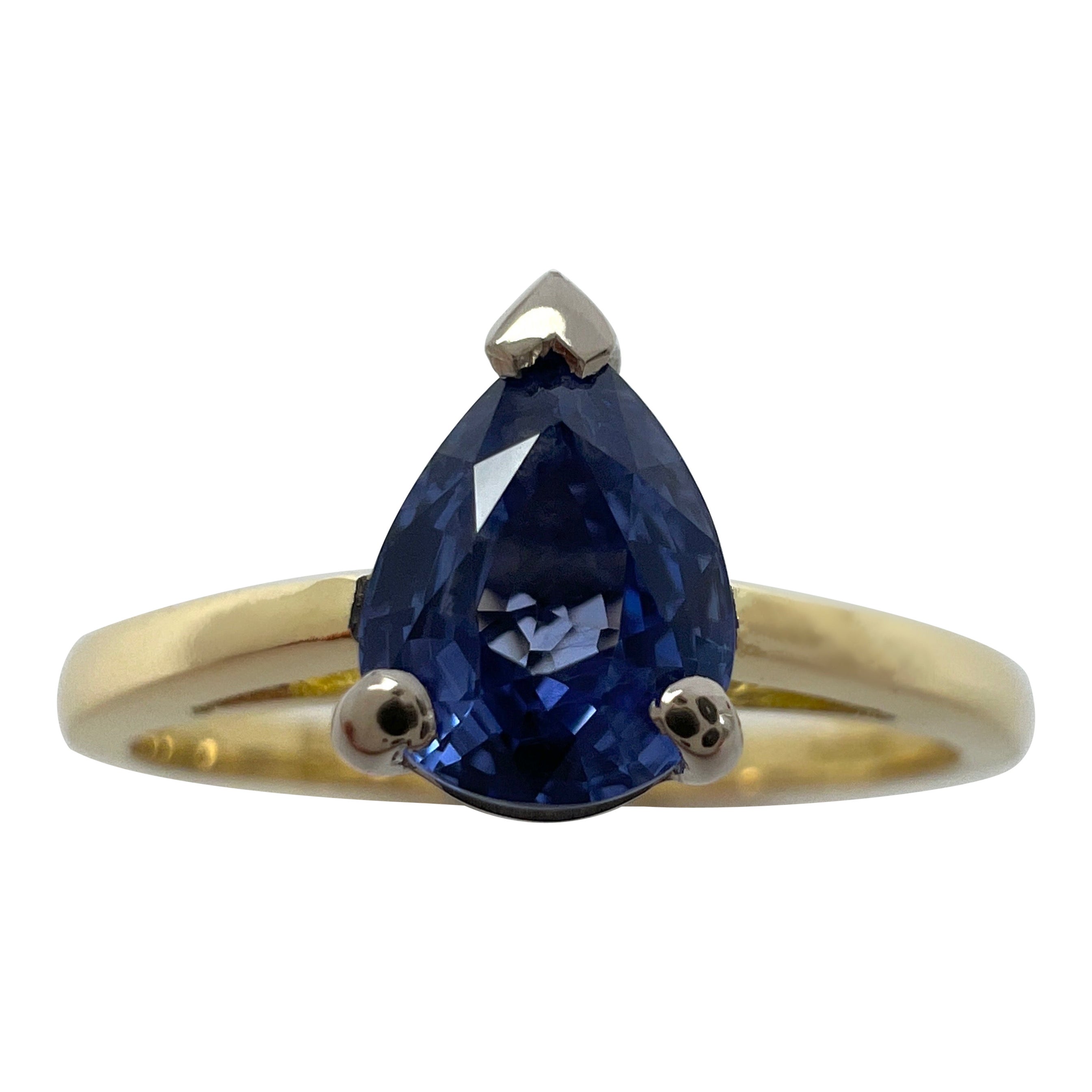 Bague solitaire en or 18 carats avec saphir de Ceylan bleu vif taille poire et larme de 1,04 carat en vente