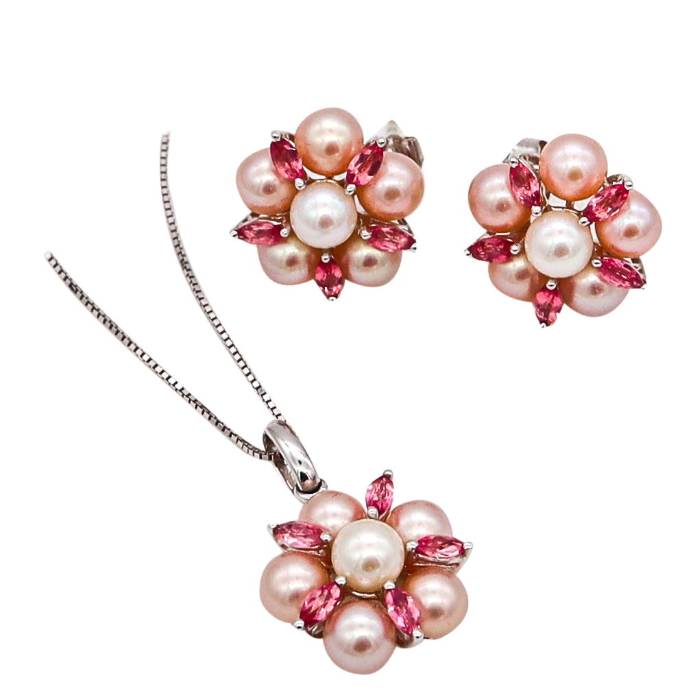 Contemporary Earrings Necklace Suite 14Kt Gold 1.07 Cts In Pink Sapphires Pearls For Sale