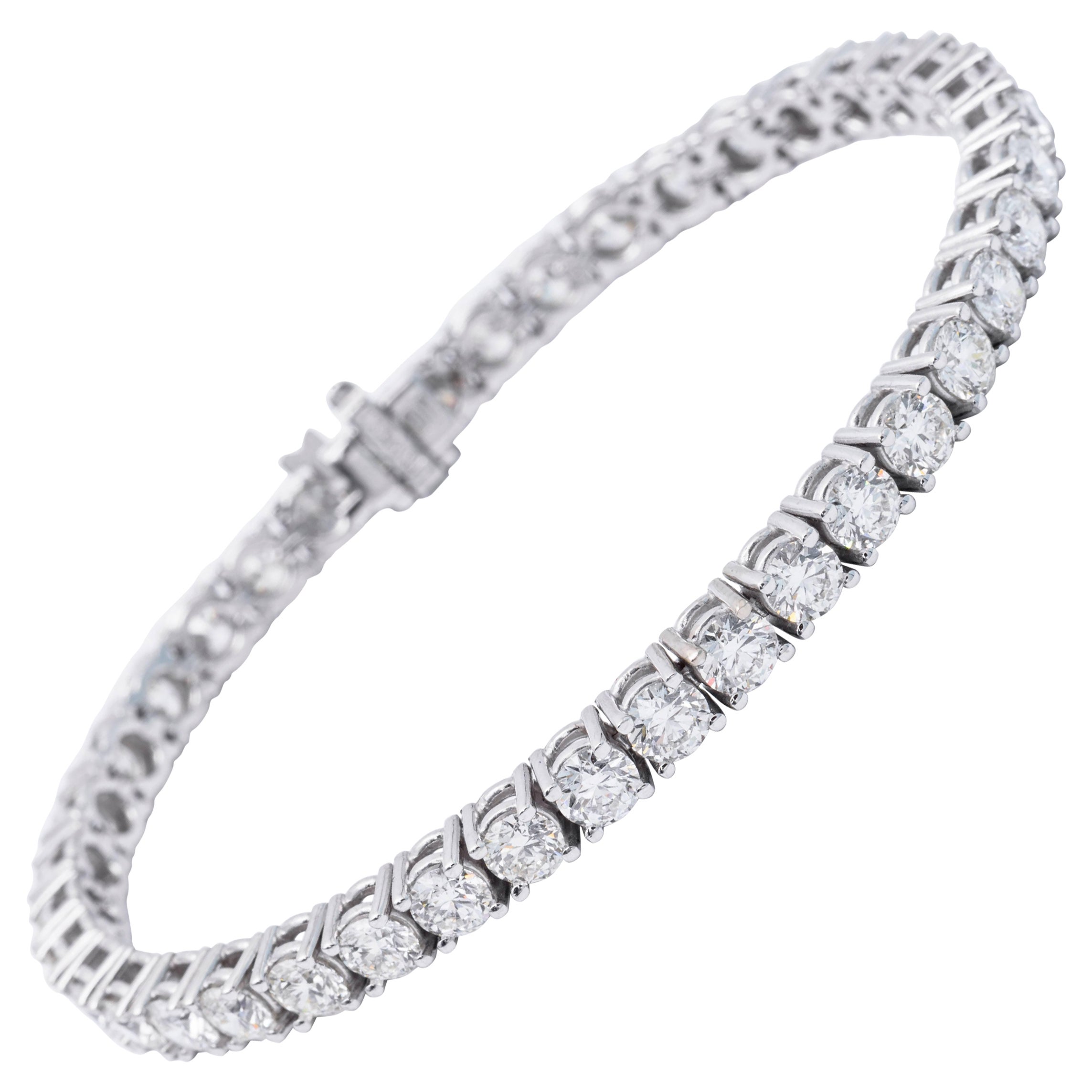 Bracelet tennis en or blanc 14 carats avec diamants de 5 carats d'une valeur moyenne de 0,10 carat