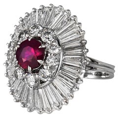 Anillo Halo de Diamantes Rubí Bailarina en Platino