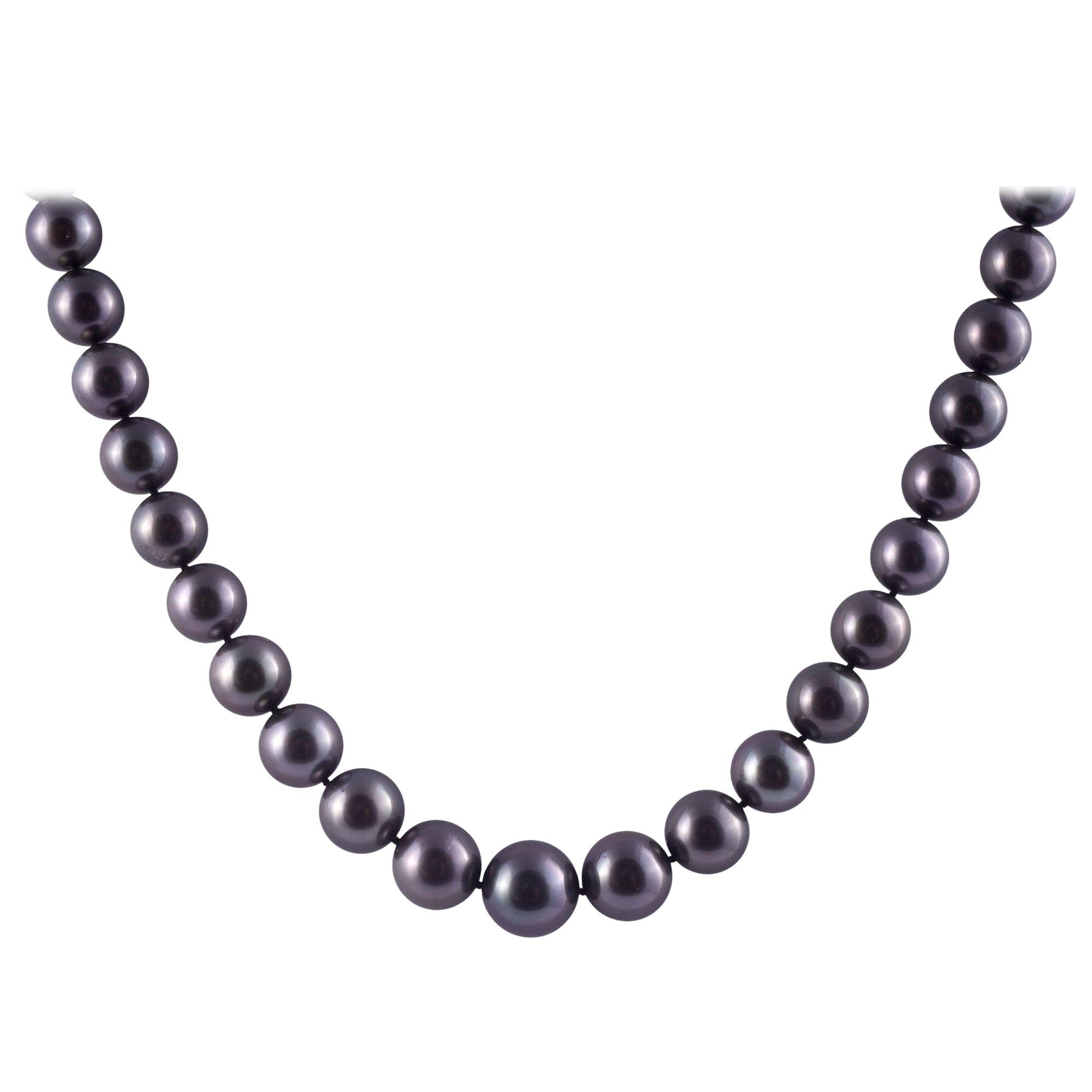 Graduated Tahitian Pearl Necklace with Diamond Clasp For Sale
