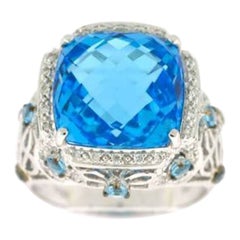 Großer Sale-Ring mit blauem Topas und Vanilla-Diamanten in 14 Karat Vanilla gefasst