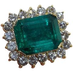 8.5 Carat Colombian Emerald Natural Beryl Diamonds Gold Ring