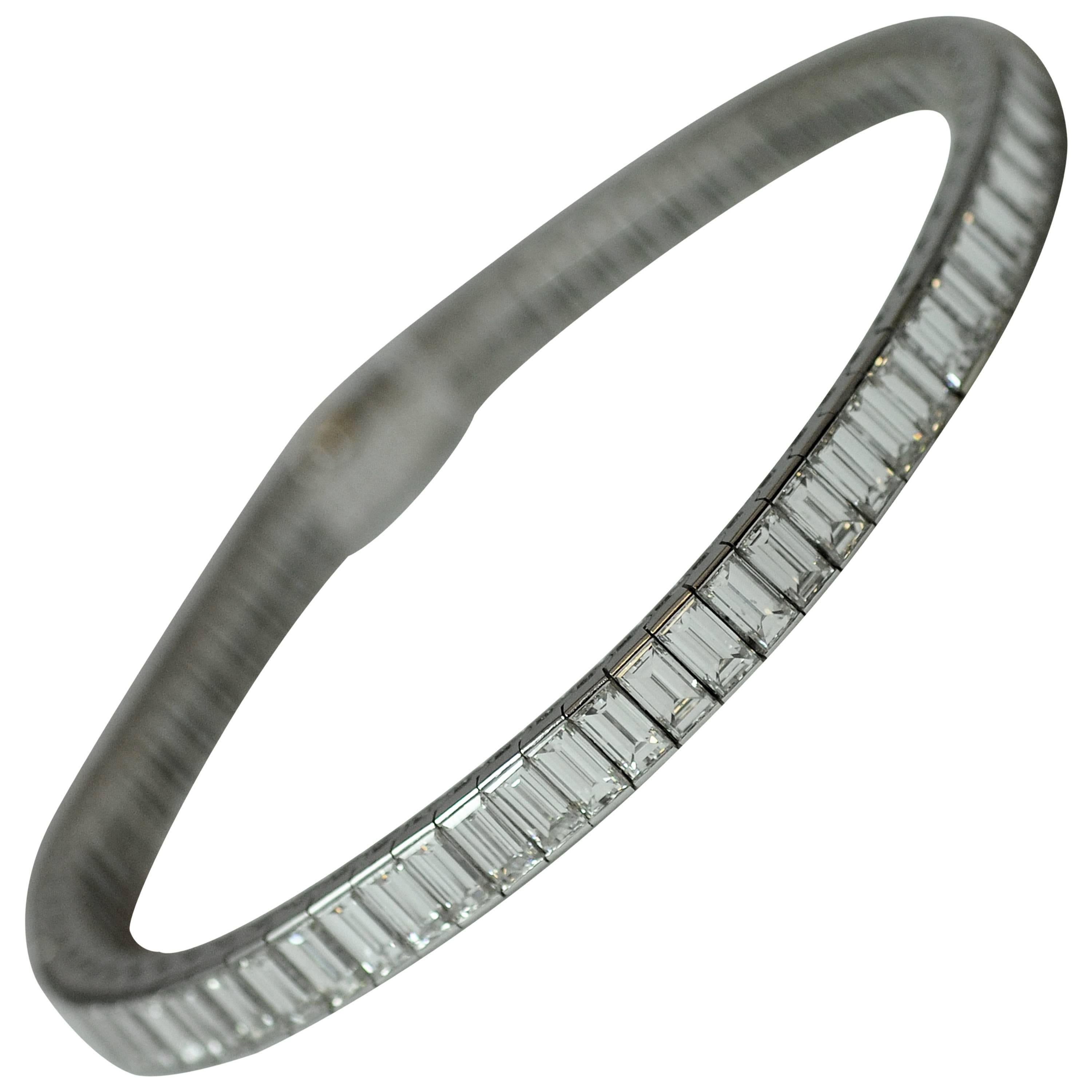 Baguette Diamond Gold Line Bracelet
