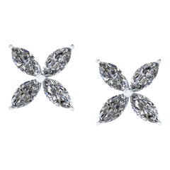 Boucles d'oreilles en platine avec fleur en diamant marquise de 2,35 carats