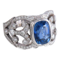 Bague En ou 18 Cts Avec Un Magnifique Saphir De 3,12 Carats Et Diamants 0,83 Ct