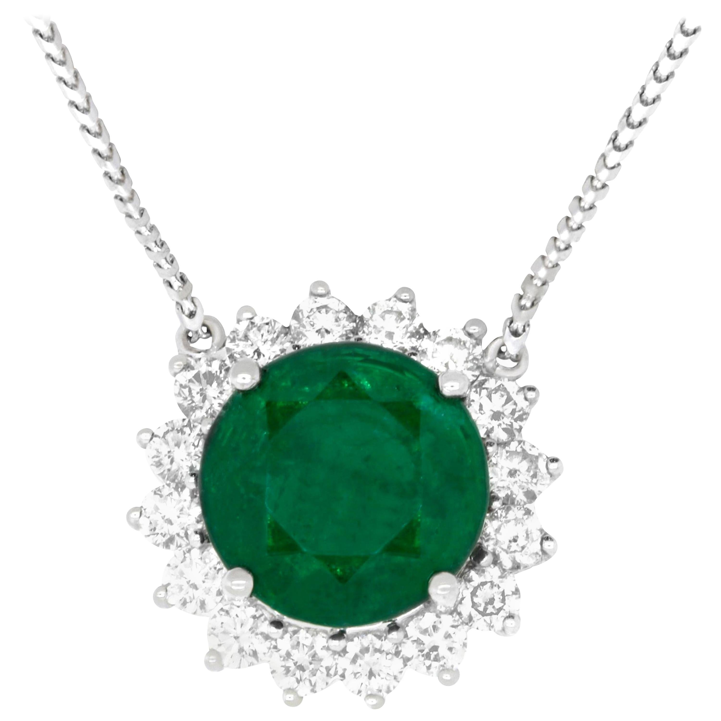 Emerald Classic Round White Diamond Halo Necklace Pendant 18K White Gold