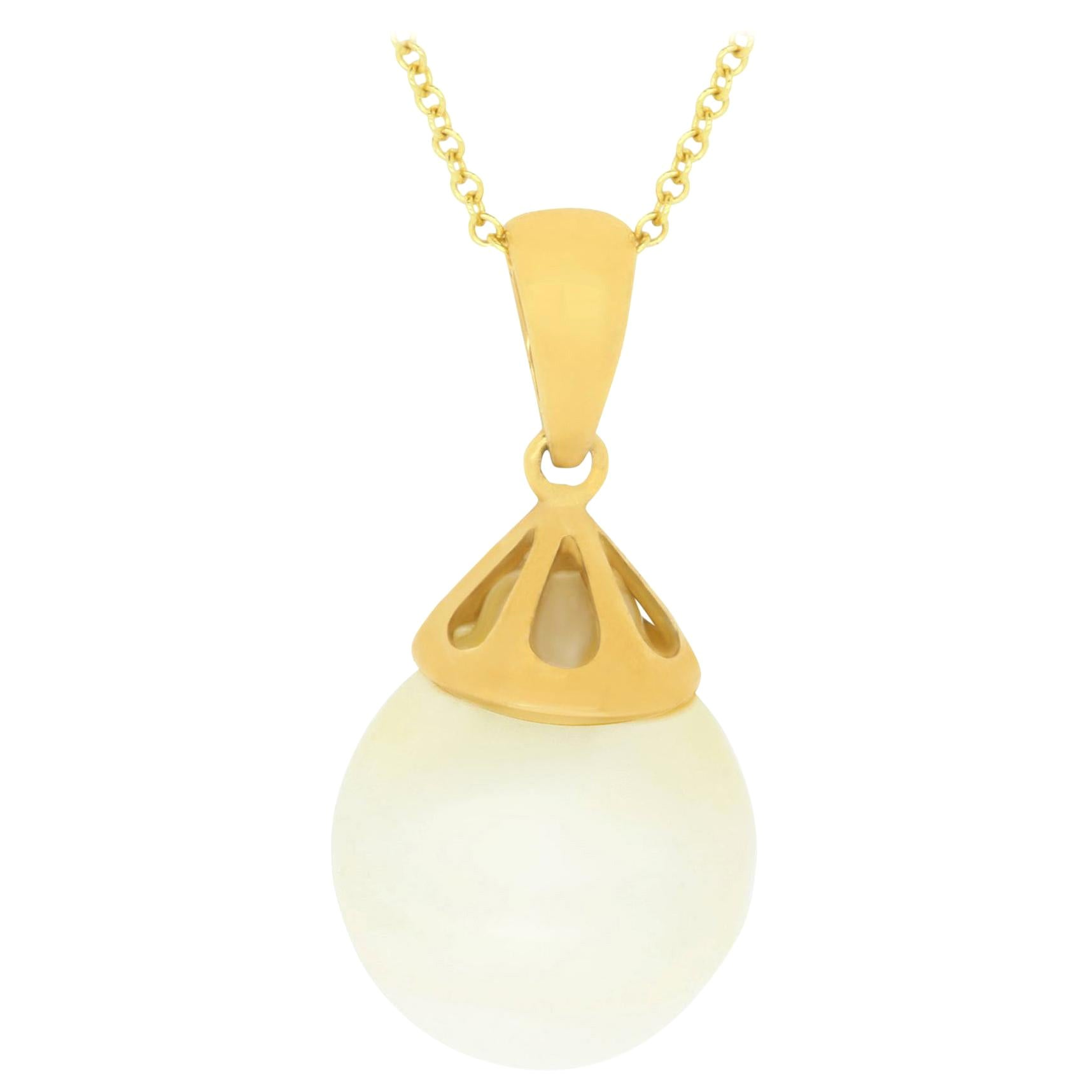 White Natural Pearl Pendant Necklace Chain 18k Yellow Gold Open Bail Design For Sale
