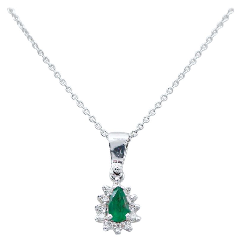 Emerald, Diamonds, 18 Karat White Gold Pendant Necklace