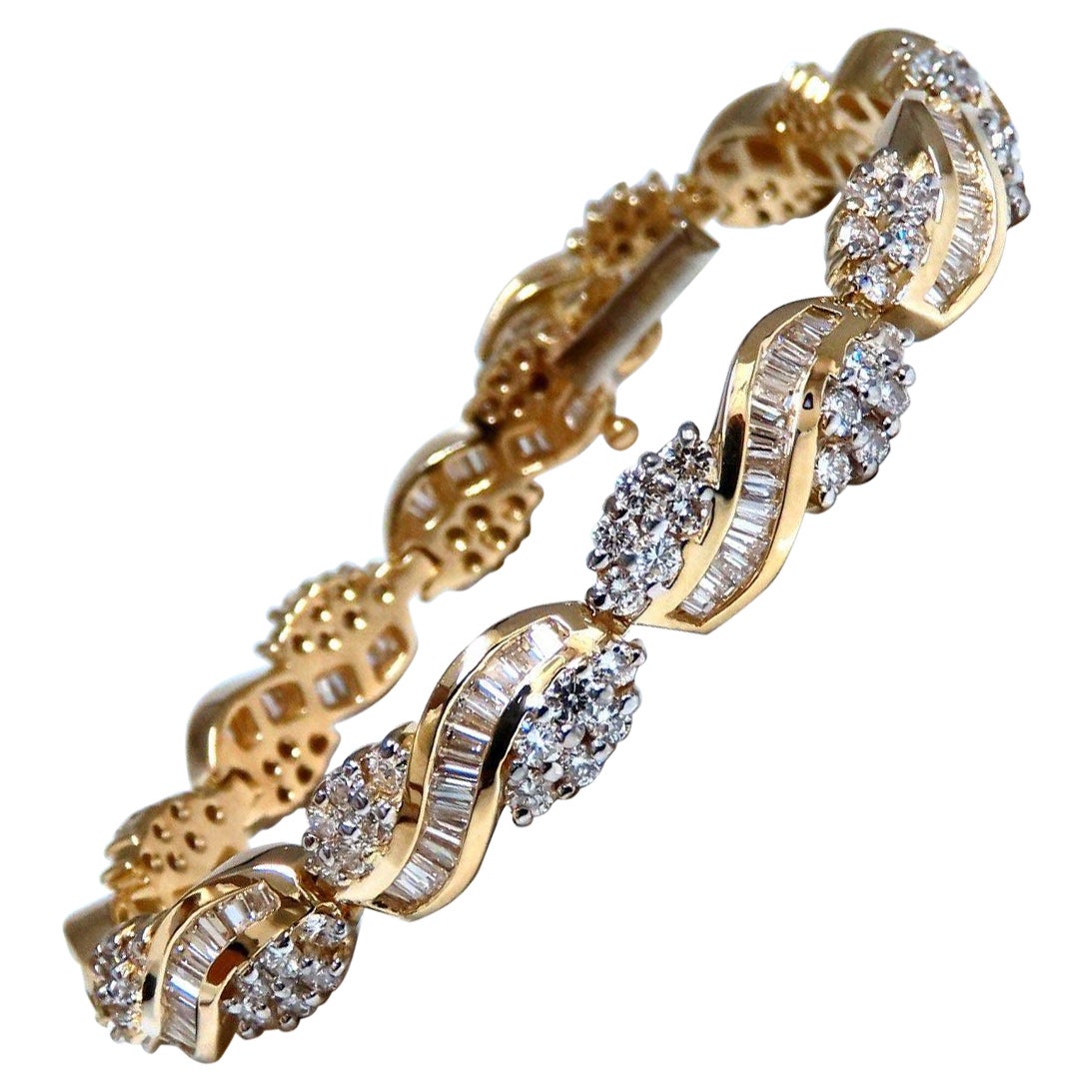 Natural Round & Baguettes Diamonds Cluster Channel Bracelet 14kt For Sale