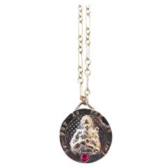Chaîne collier médaille en forme de cœur spirituel en rubis Joan of Arc de J Dauphin