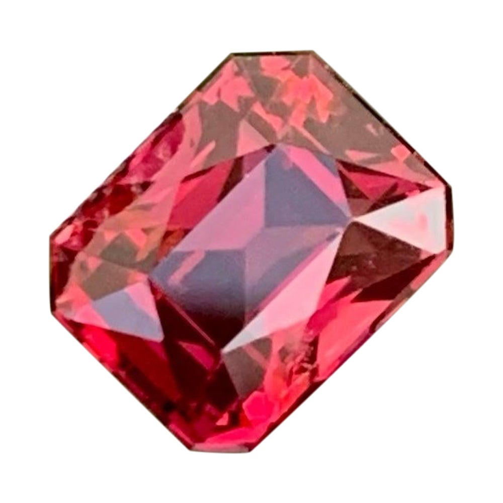 Precision Cut Malawi Loose Garnet Gem 2.15 Carats Loose Garnet for Jewelry For Sale