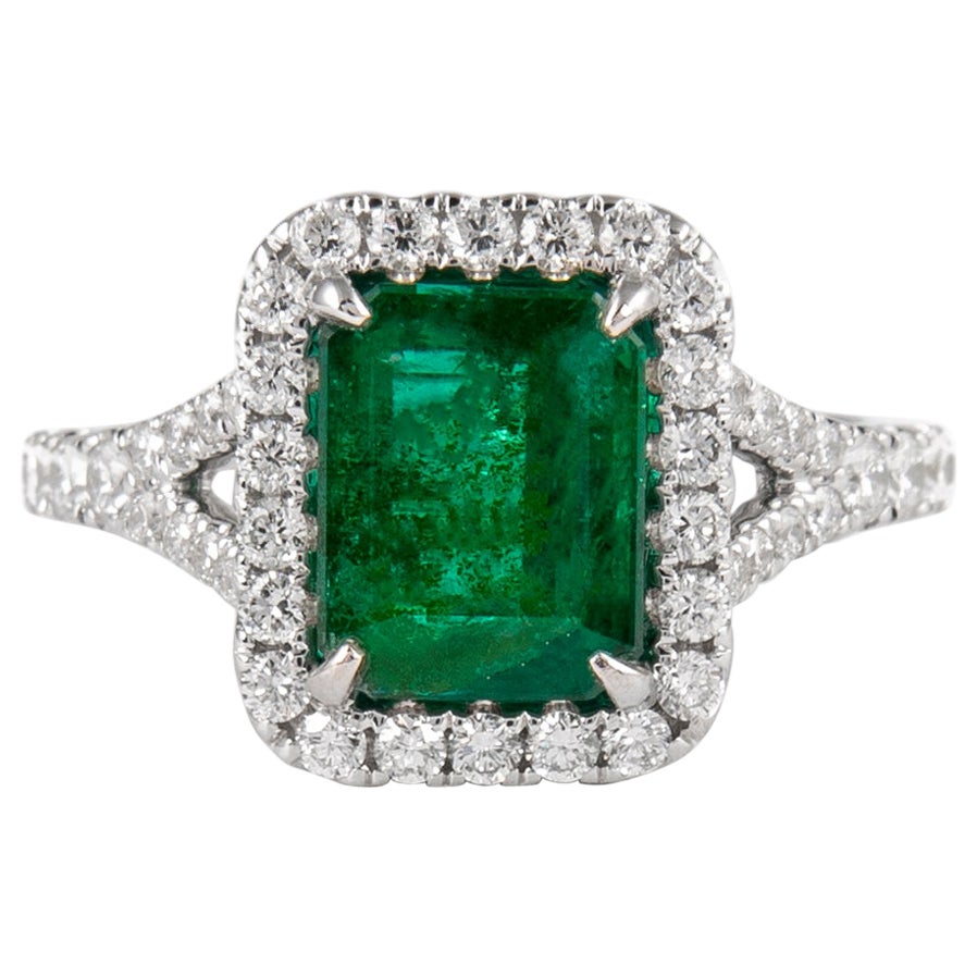 Apx 2.50ct Emerald with Diamond Halo Ring 18k White Gold For Sale
