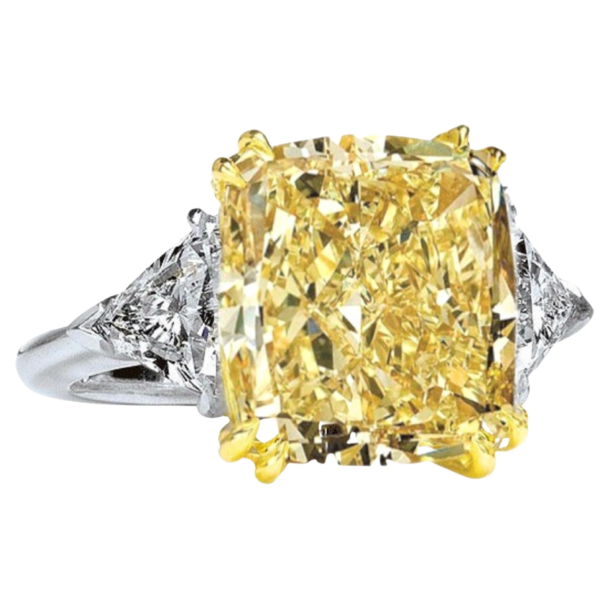 Bague en diamant certifié GIA de 4 carats de couleur jaune clair sans défaut interne