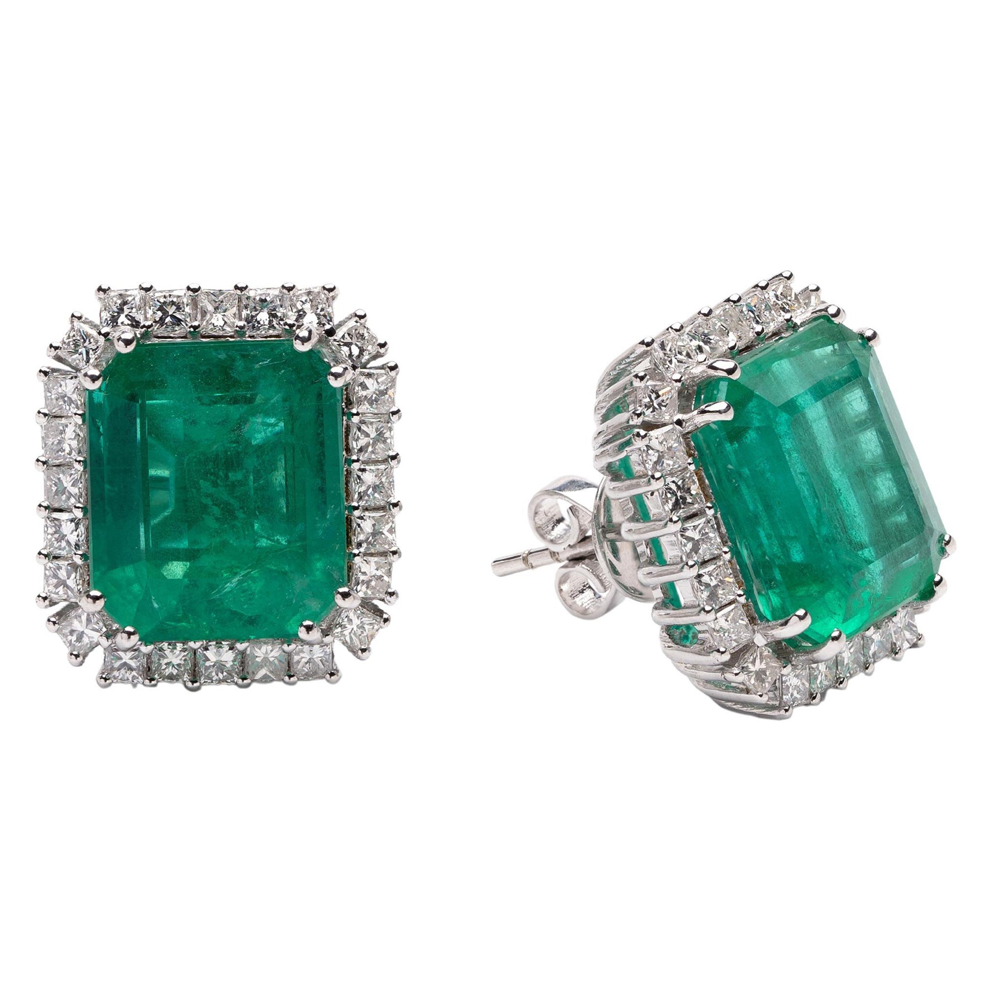 Natural Zambian Emerald Earrings with 11.06 Carats Emeralds in 14k Gold For Sale