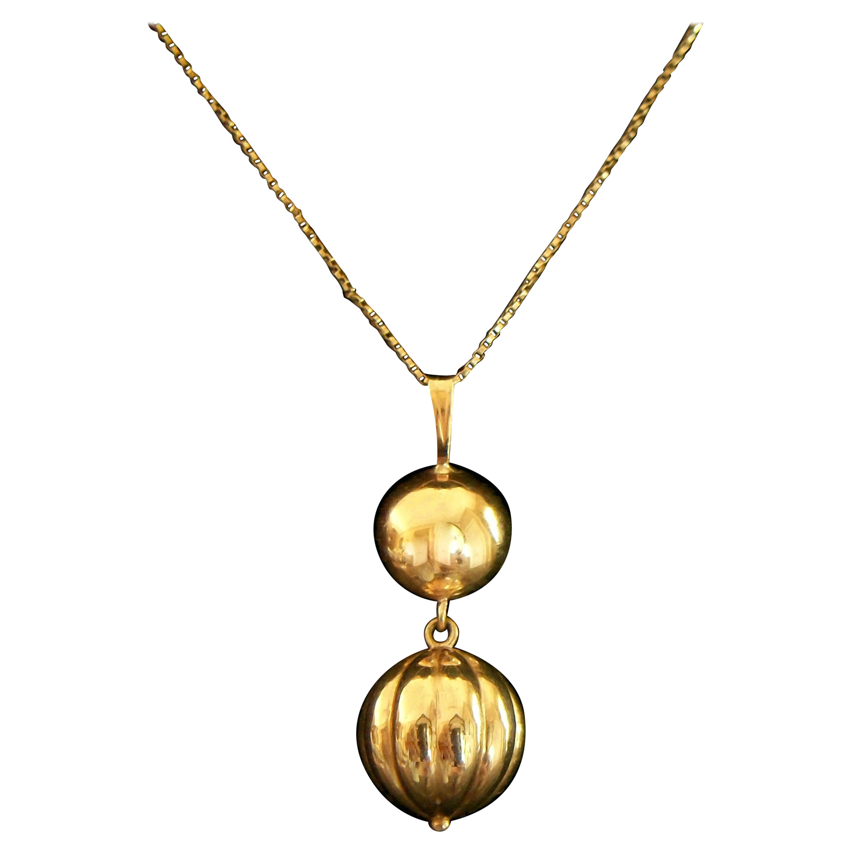 Mid-Century Modern Pendant Necklace, Chain, 10K Gold, U.S., Circa 1980's For Sale