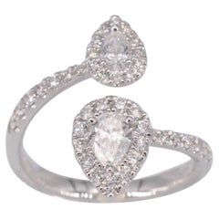 Bague en or blanc avec diamants brillants en forme de poire de 1,25 carat