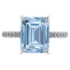 4,54 Karat Smaragd Aquamarin Pavé-Diamant Platin Cocktail-Ring