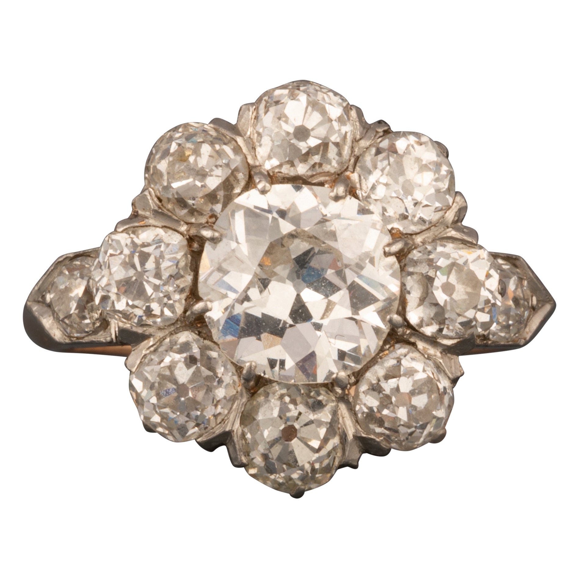 2.80 Carats Diamonds French Antique Ring For Sale