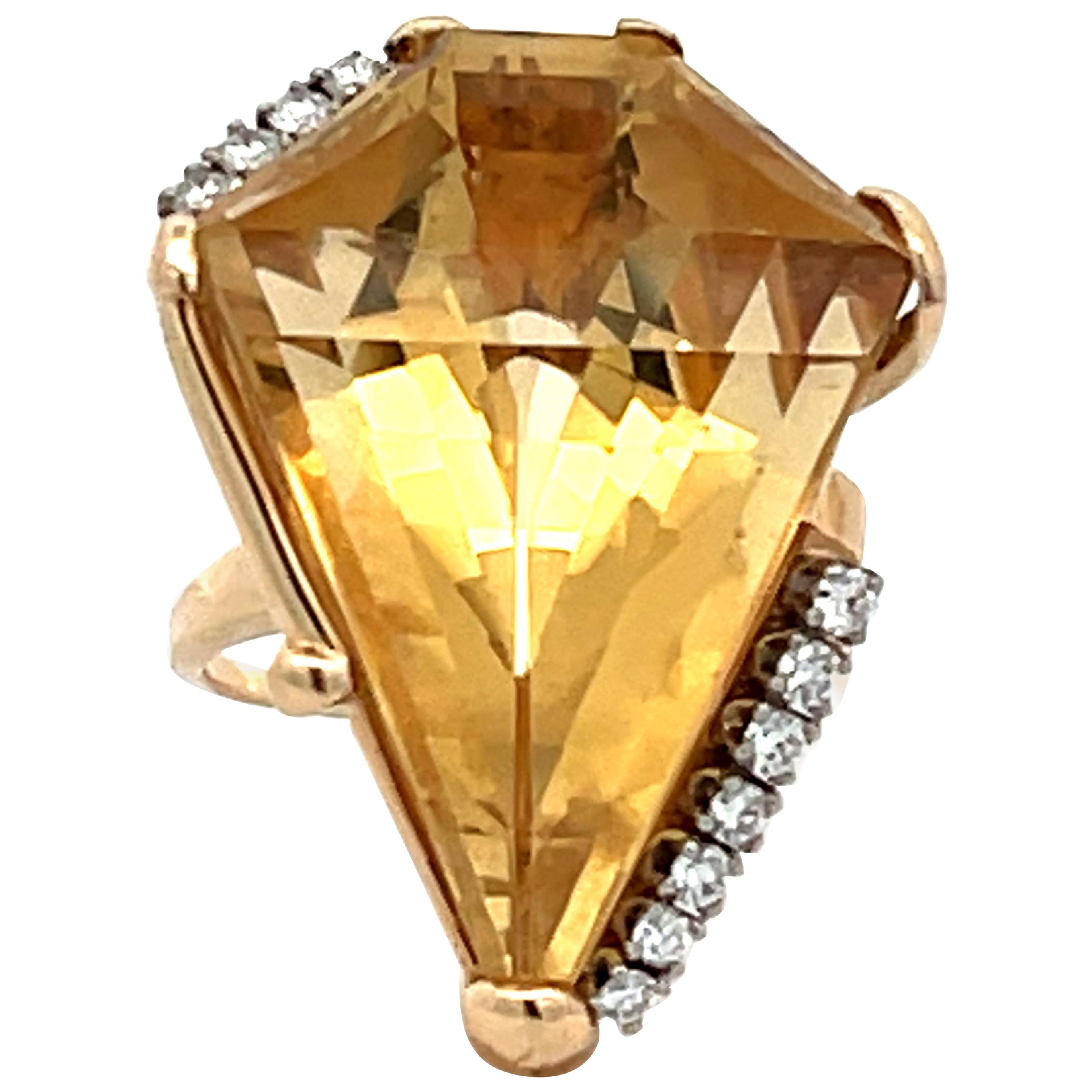 Bague cocktail en or jaune 14 carats avec diamants et citrine en forme de diamant