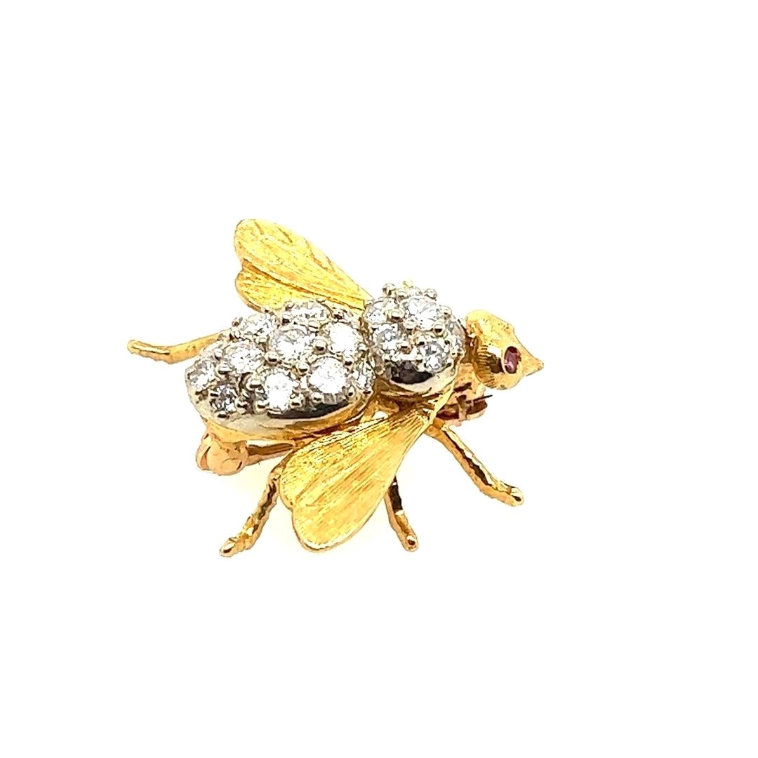 Retro Gold 0,75 Karat natürlicher runder Rubin & Diamant Bienen-Anstecknadelbrosche, um 1950 im Angebot