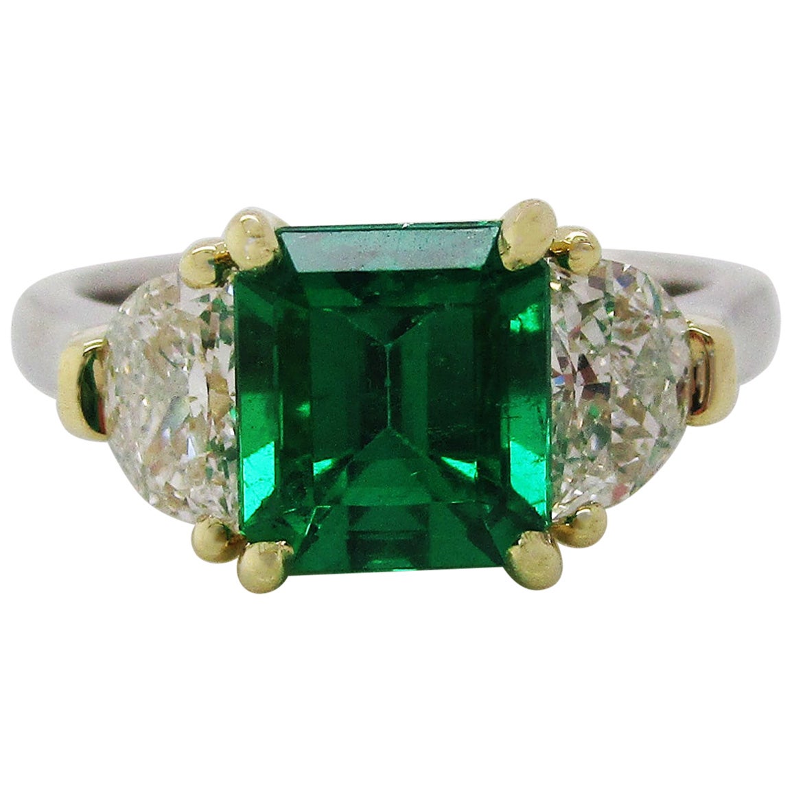 Contemporary Handmade 18K Yellow Gold Platinum Emerald and Diamond Ring For Sale