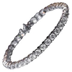 Used 9 Carat Natural Earth Mined Round Diamond Tennis Tennis Bracelet