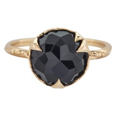 Anello solitario con onice nero mistico in oro giallo 10k