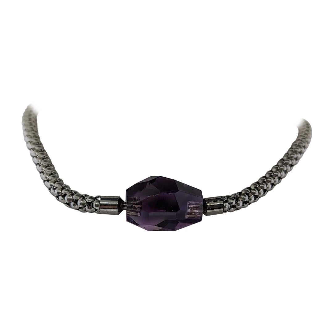 Amethyst (8.9 grams), Raspberry steel necklace For Sale
