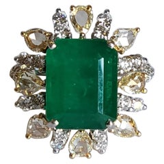 Set in 18K Gold, 5.52 Carats Zambian Emerald & Rose Cut Diamonds Engagement Ring