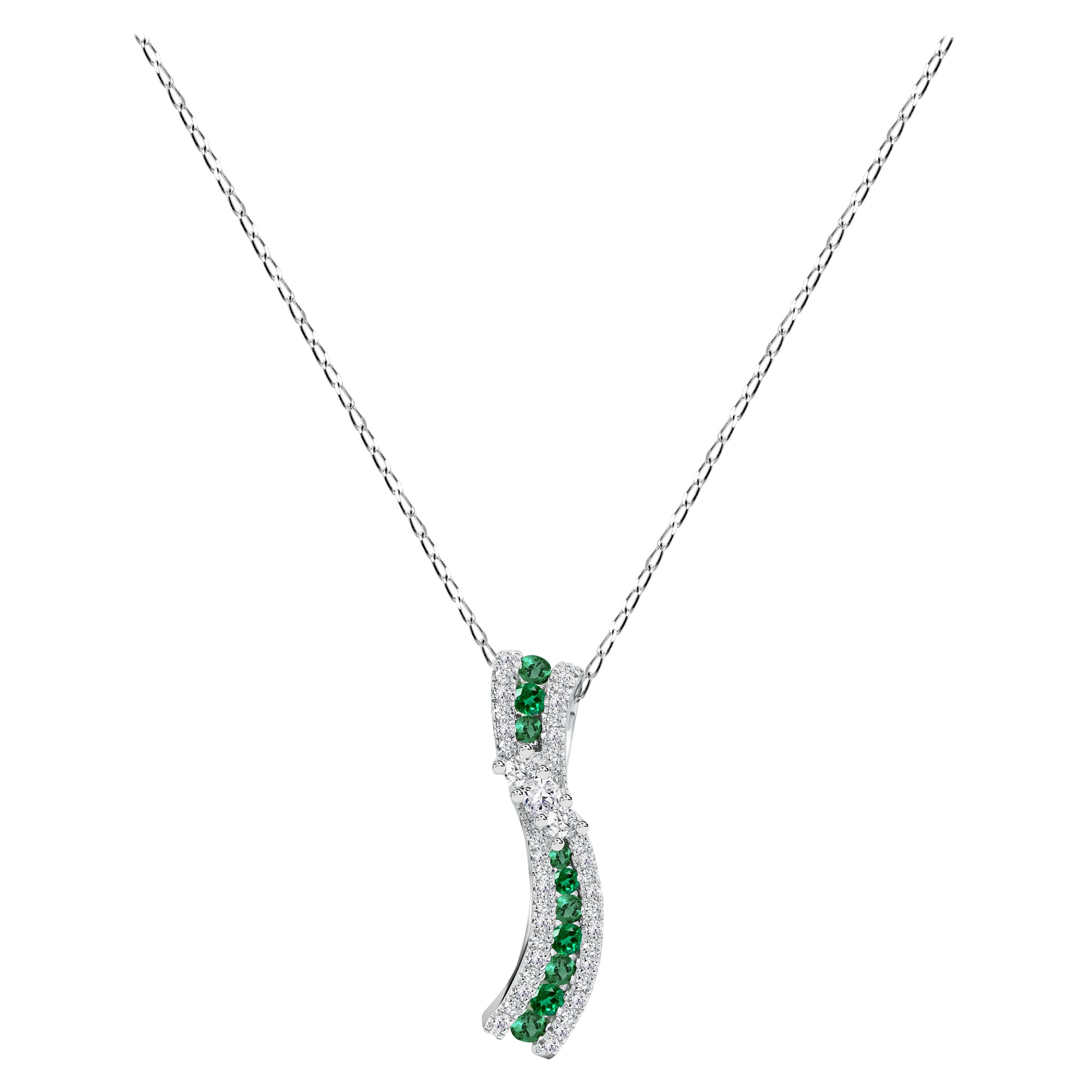 1,15 Karat Diamant- und Smaragd-Halskette aus 14 Karat Gold im Angebot