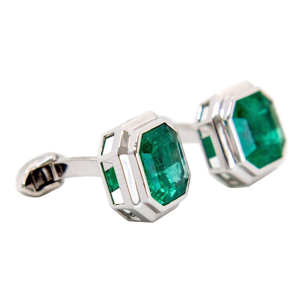 18K Solid Gold Hand Made Emerald Bezel Set Cufflinks For Sale