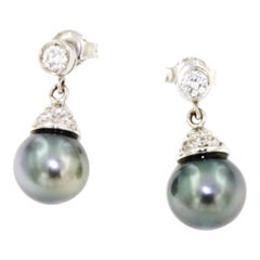 18 Karat White Gold with Tahiti Pearl and White Diamonds Amazing Earrings