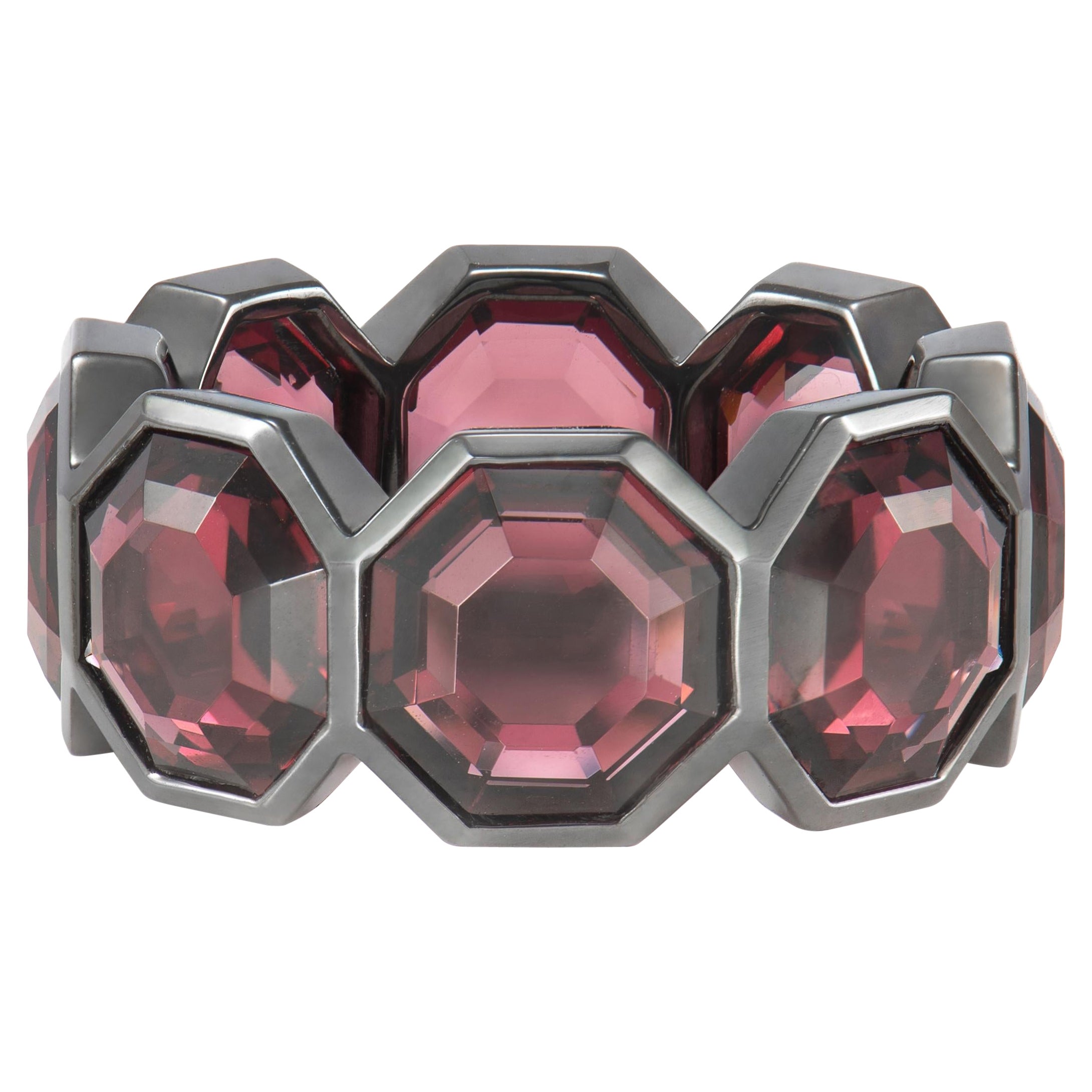 Bague Russell en or noir 18 carats avec rhodolite rose.