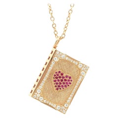 Taru Jewelry Book of Hearts Halskette aus Roségold mit Diamanten und Rubinen