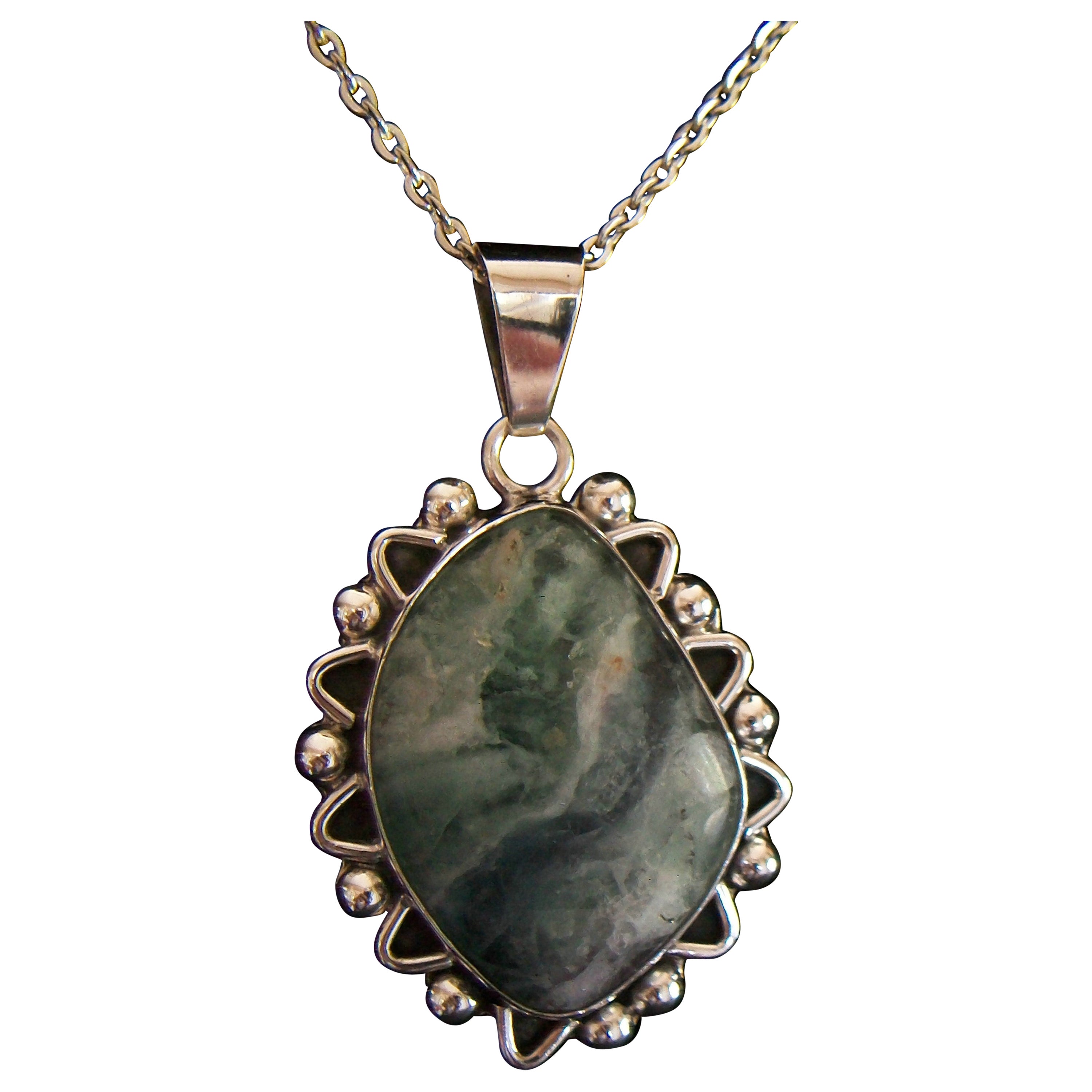 Vintage Mottled Green Jadeite & Fine Silver Pendant Necklace, Late 20th Century For Sale