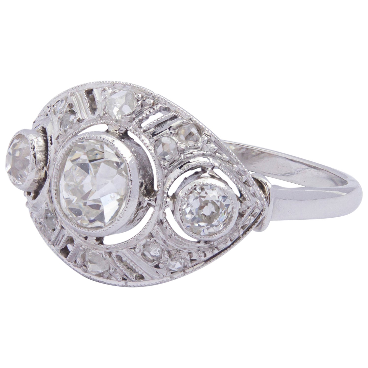 French Art Deco Platinum Ring with Old Cut Diamonds For Sale