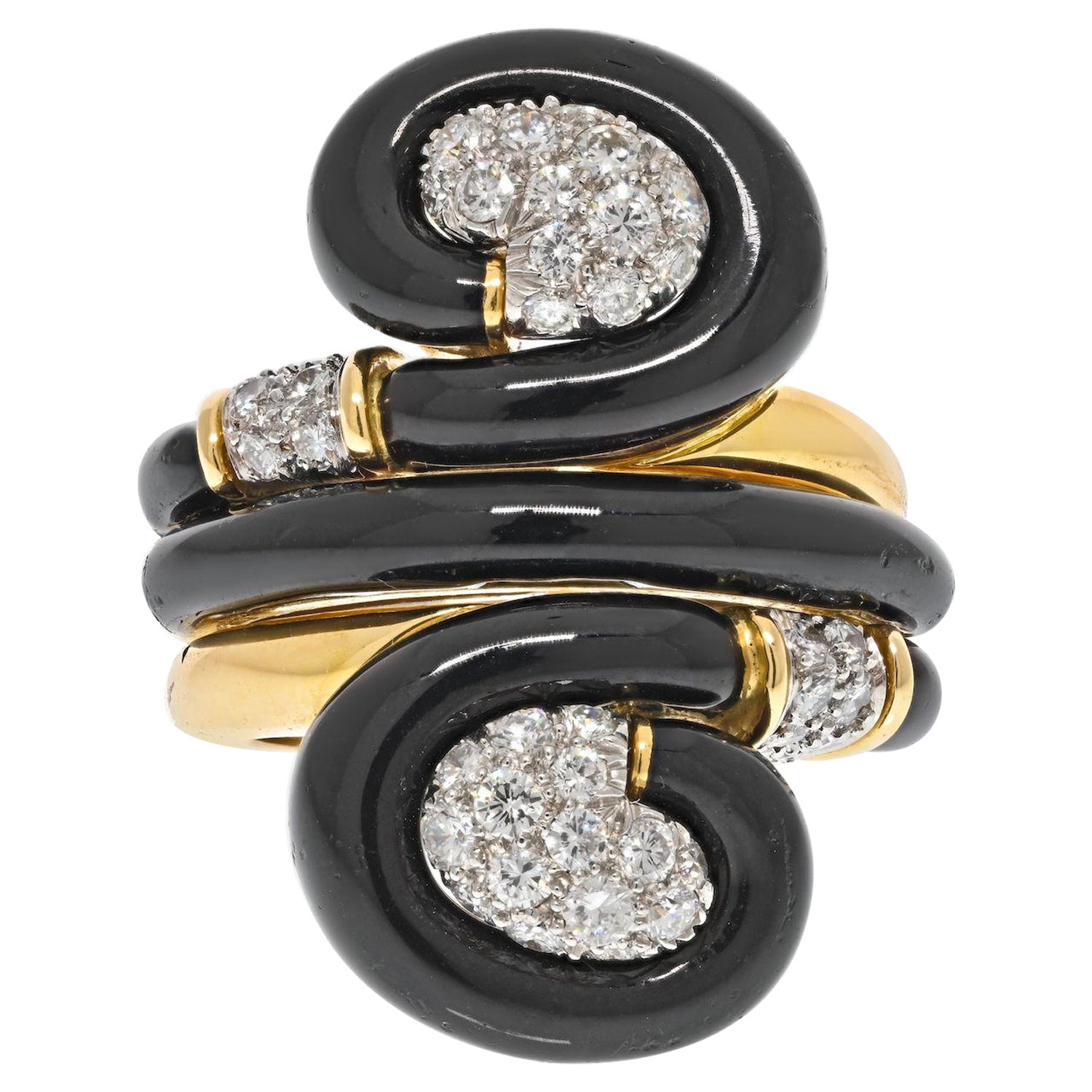 David Webb Bague en platine et or jaune avec motif tourbillon en émail noir et diamants pavés en vente