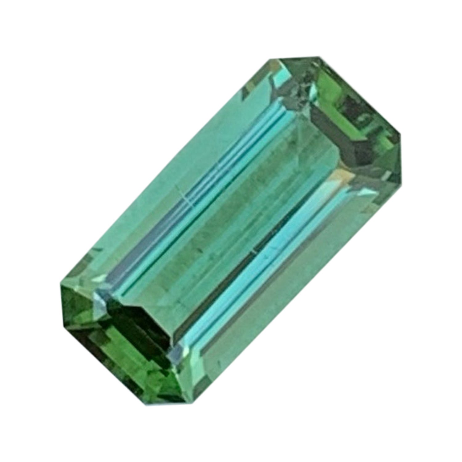 Majestueuse tourmaline naturelle pour bague 1,95 carat tourmaline afghane pour bijouterie  en vente