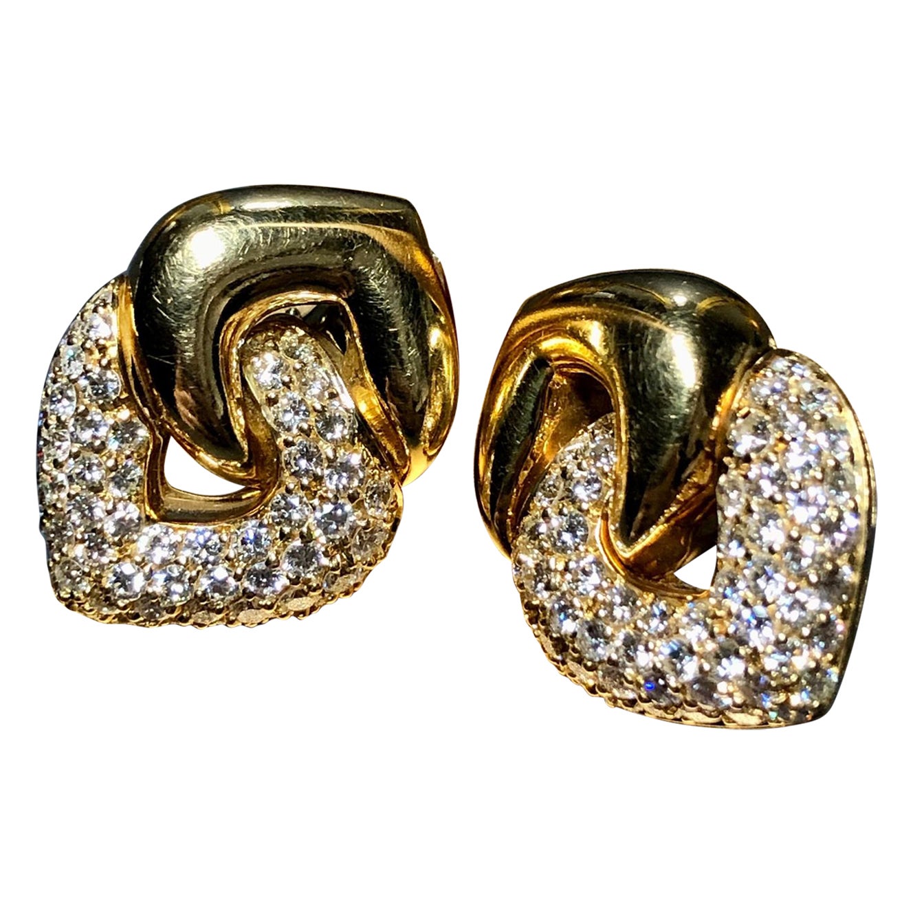 Vintage 18K Yellow Gold Pavé Diamond Interlocking Huggie Earrings 5.70ctw G Vs