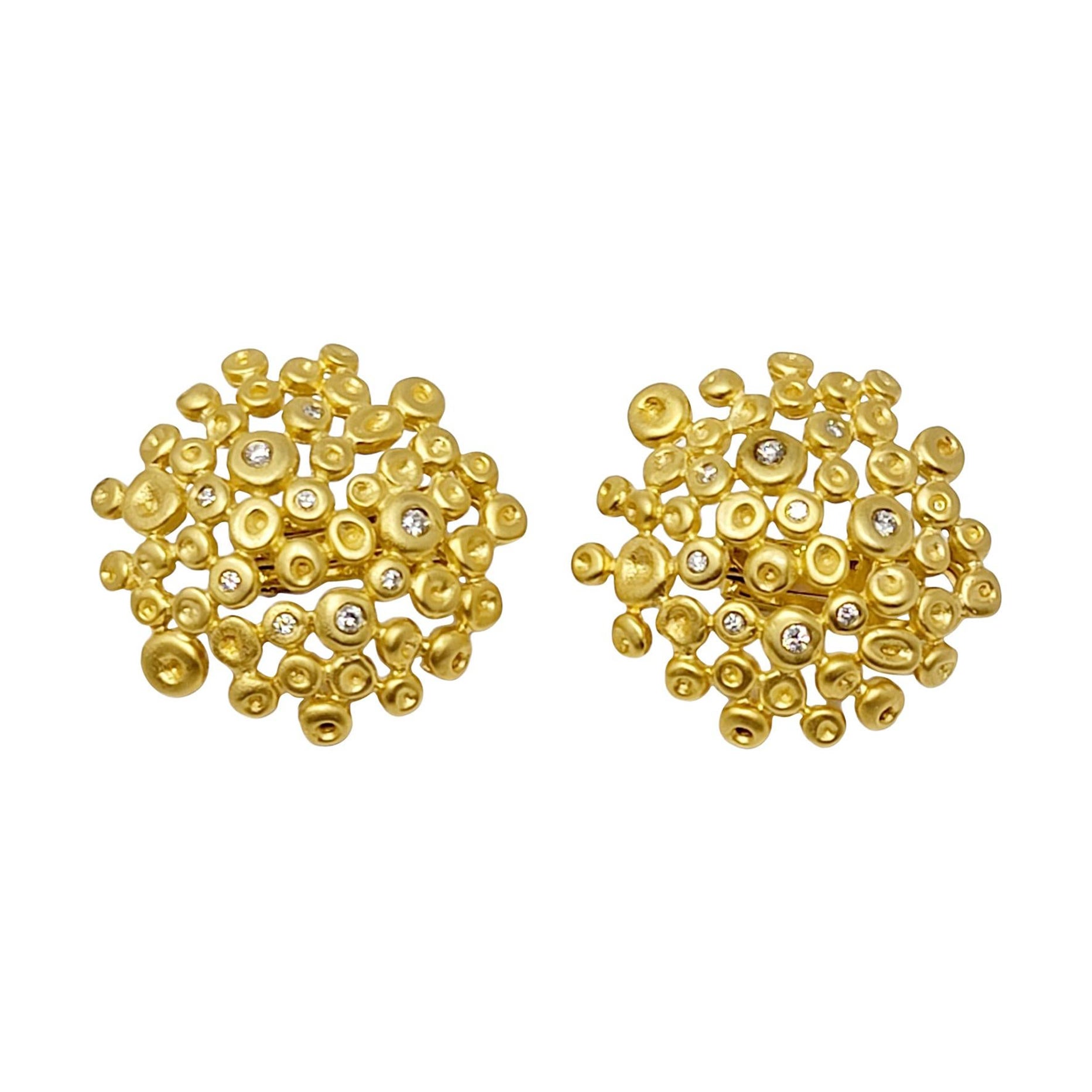 Clous d'oreilles en or jaune 18 carats avec médaillon rond en forme de bulles et diamants  en vente