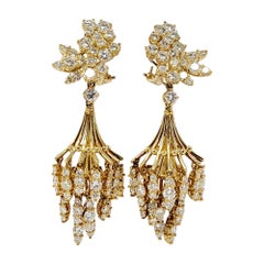 Vintage Dangling Chandelier Earrings in 18 Karat Gold 11.59 Carats Total Round Diamonds