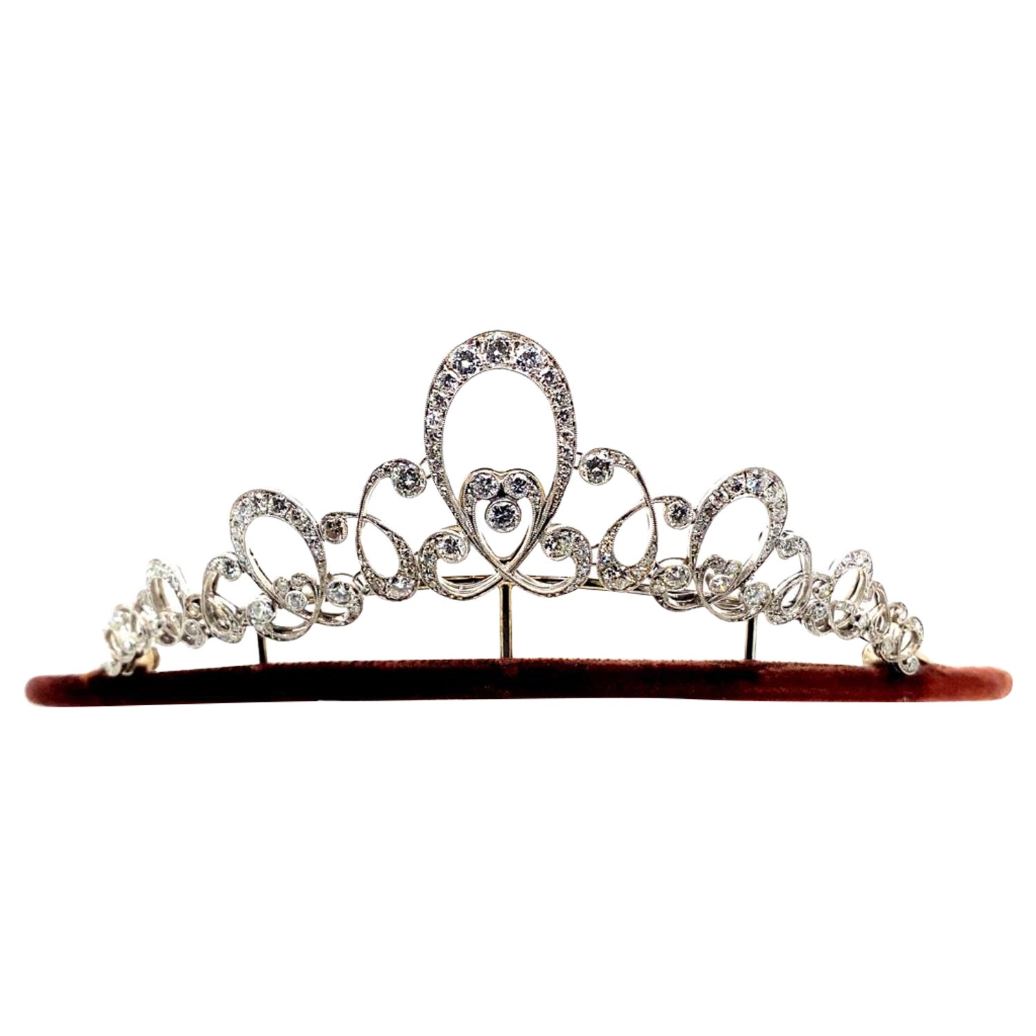 Kunstneriske Footpad godkende What's the difference between a diadem and a tiara? - Questions & Answers |  1stDibs